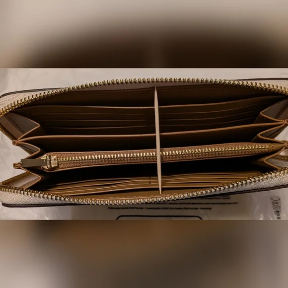 Coach Pebbled Leather Wallet /Wristlet Set in CHALK (White) - Picture 6 of 14